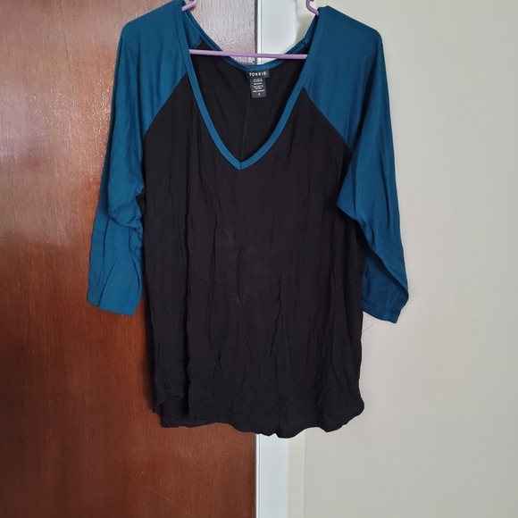 3 Torrid Shirts - Picture 2 of 3